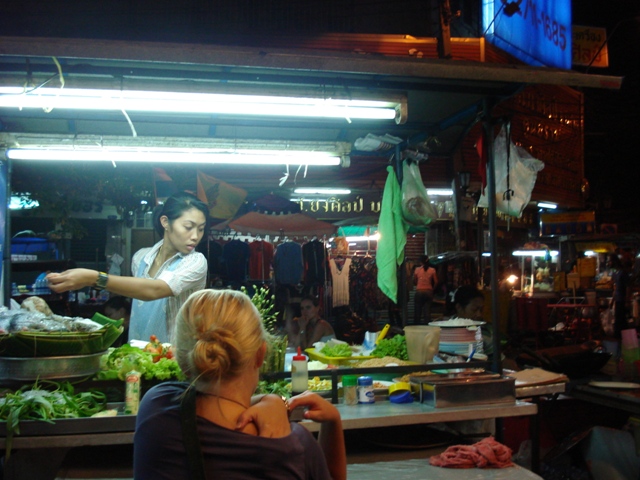 [Bangkok+-+Preparing+the+Market.JPG]