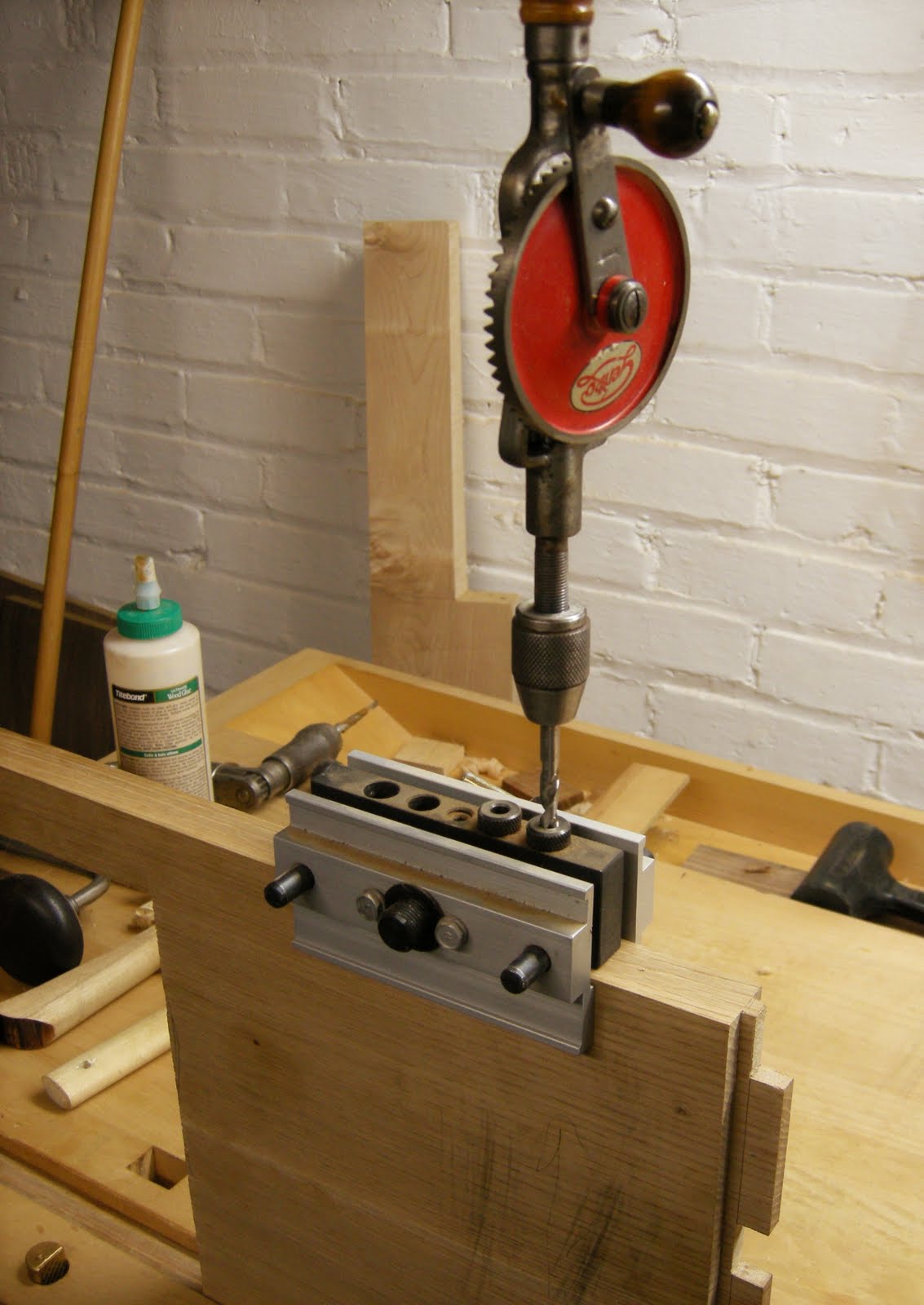 [drilling+surface+edge+for+dowels.jpg]