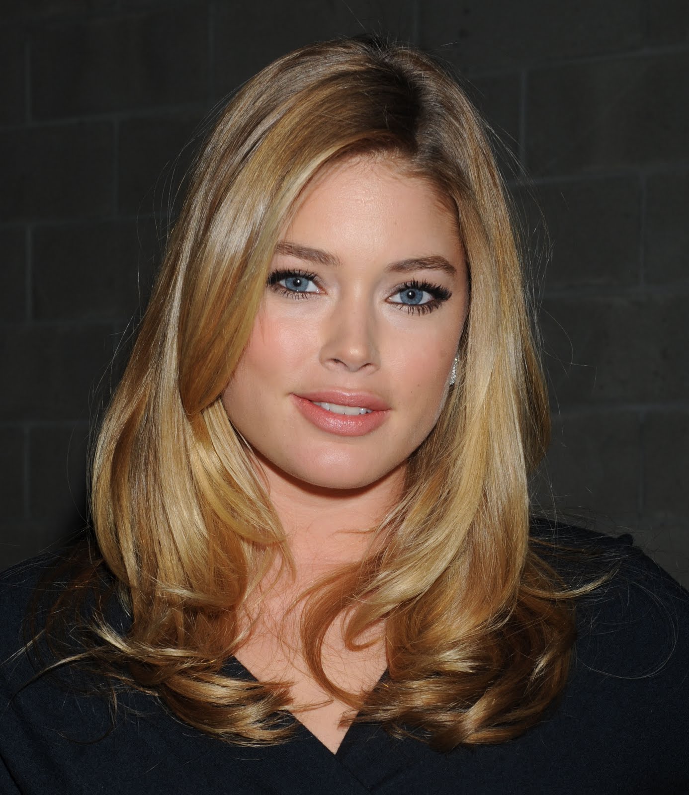 [Doutzen_Kroes_at_Womens_Fall_2010_Calvin_Klein_Collection_After_Party_1_122_8lo.jpg]
