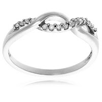 10k Choice of White or Yellow Gold Diamond Infinity Twist Ring  (1/6 cttw, I-J Color, I3 Clarity)
