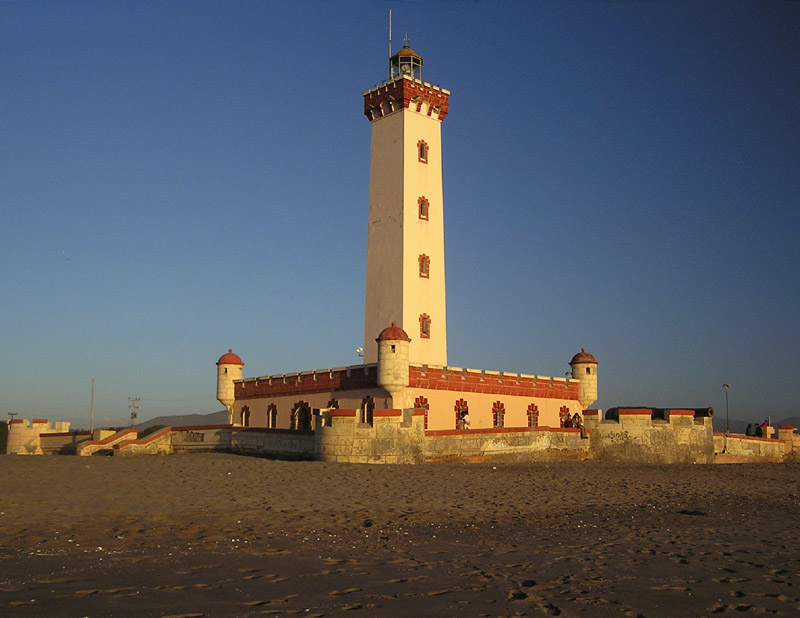 [La_Serena_lighthouse.jpg]