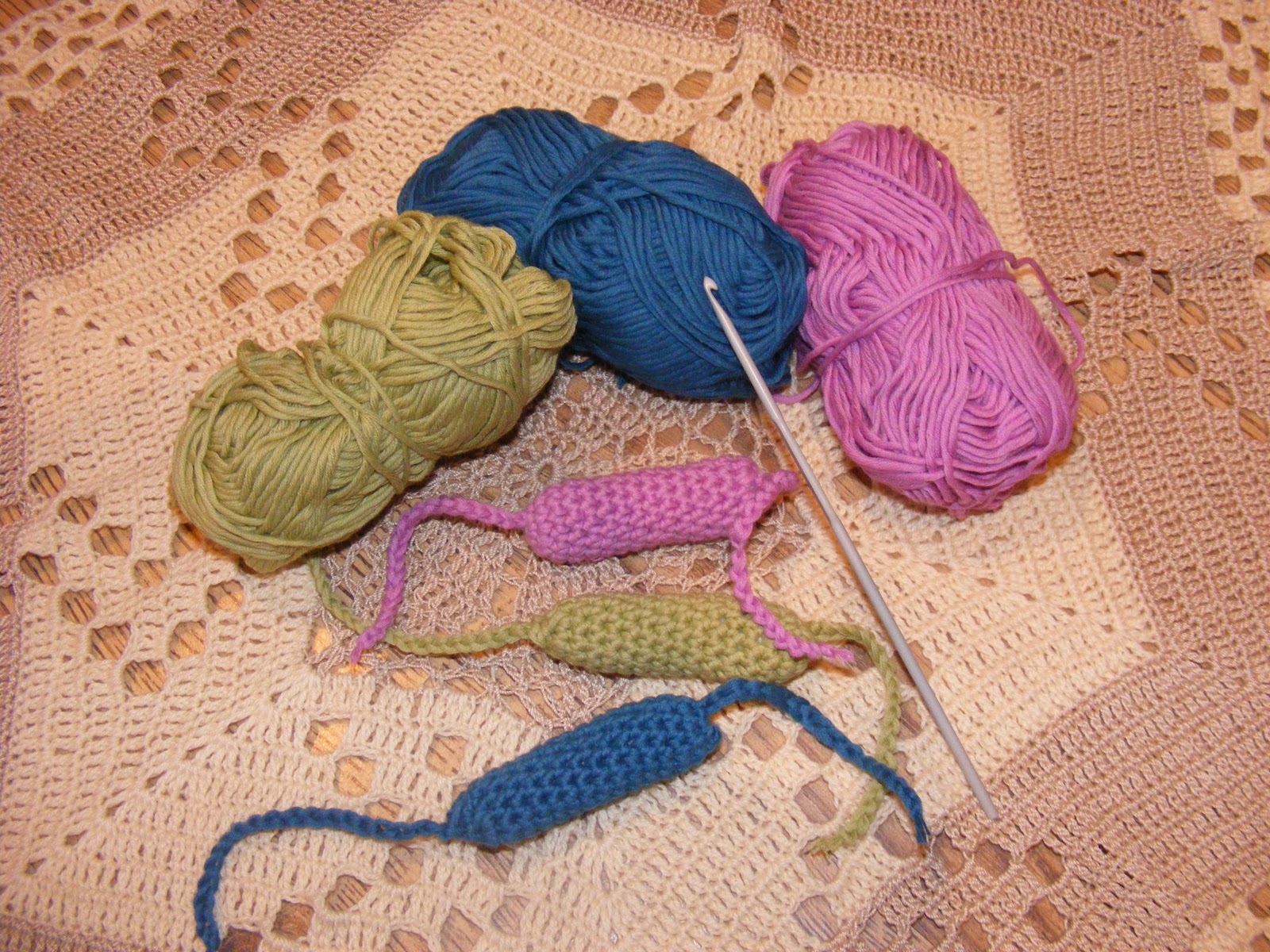 ... Cozy Corner: A Crochet Ninja with a Home Made Hair Rollers Pattern