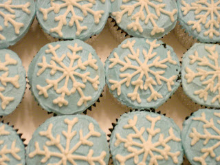 THE SWEET SPOT: Merry Cakes! Happy New Year!