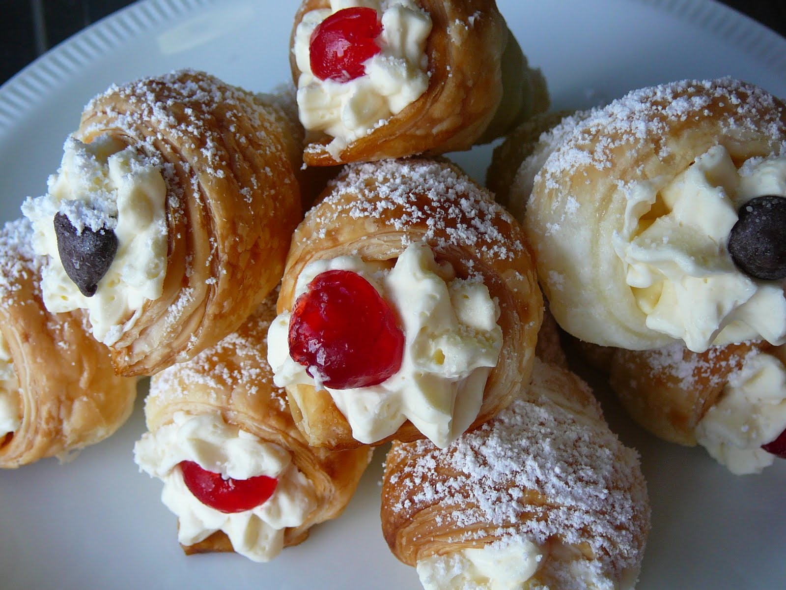 Mini Cream Horns