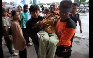 relawan,relawan merapi,relawan bencana