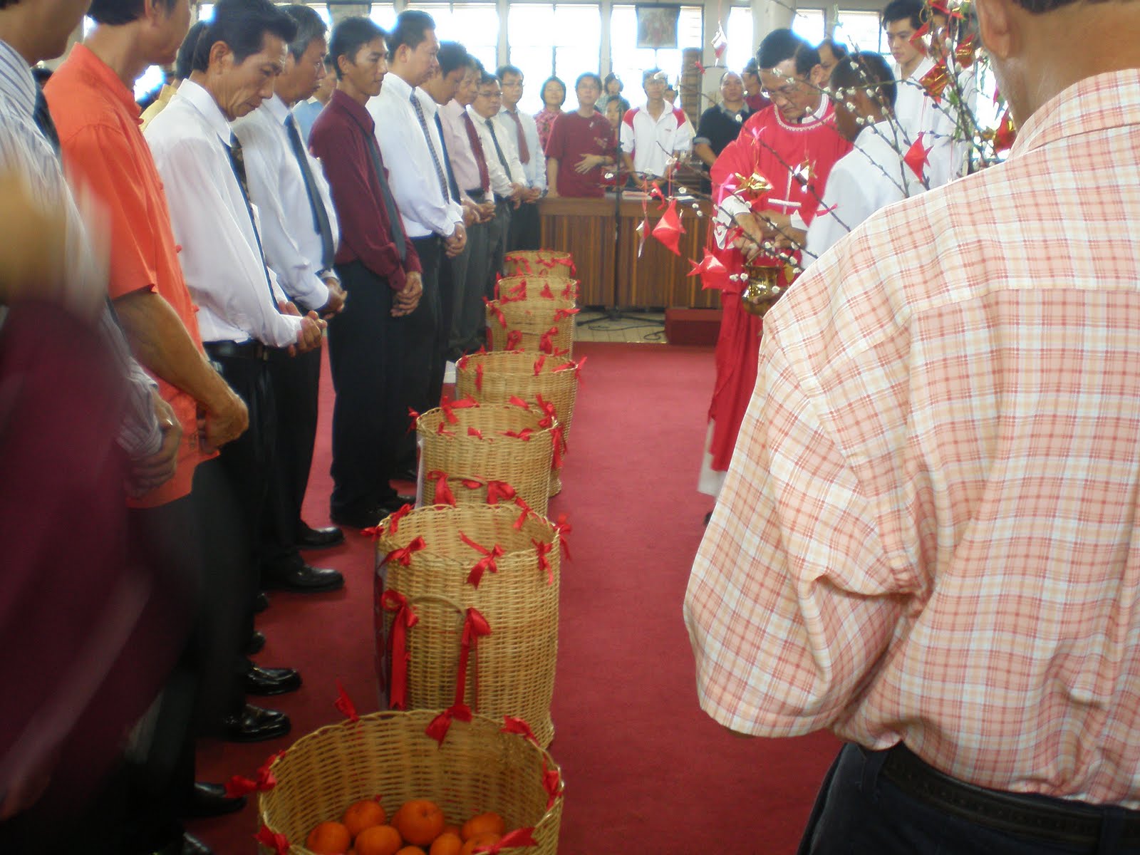 [Blessing+the+oranges.JPG]