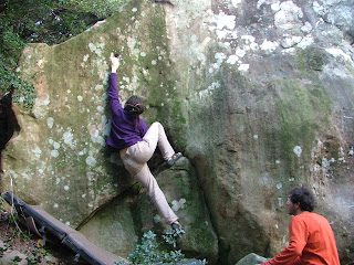 Cora dans ce 6a magnifique, deux étages sous la virgule Cora dans ce 6a magnifique, deux étages sous la virgule
