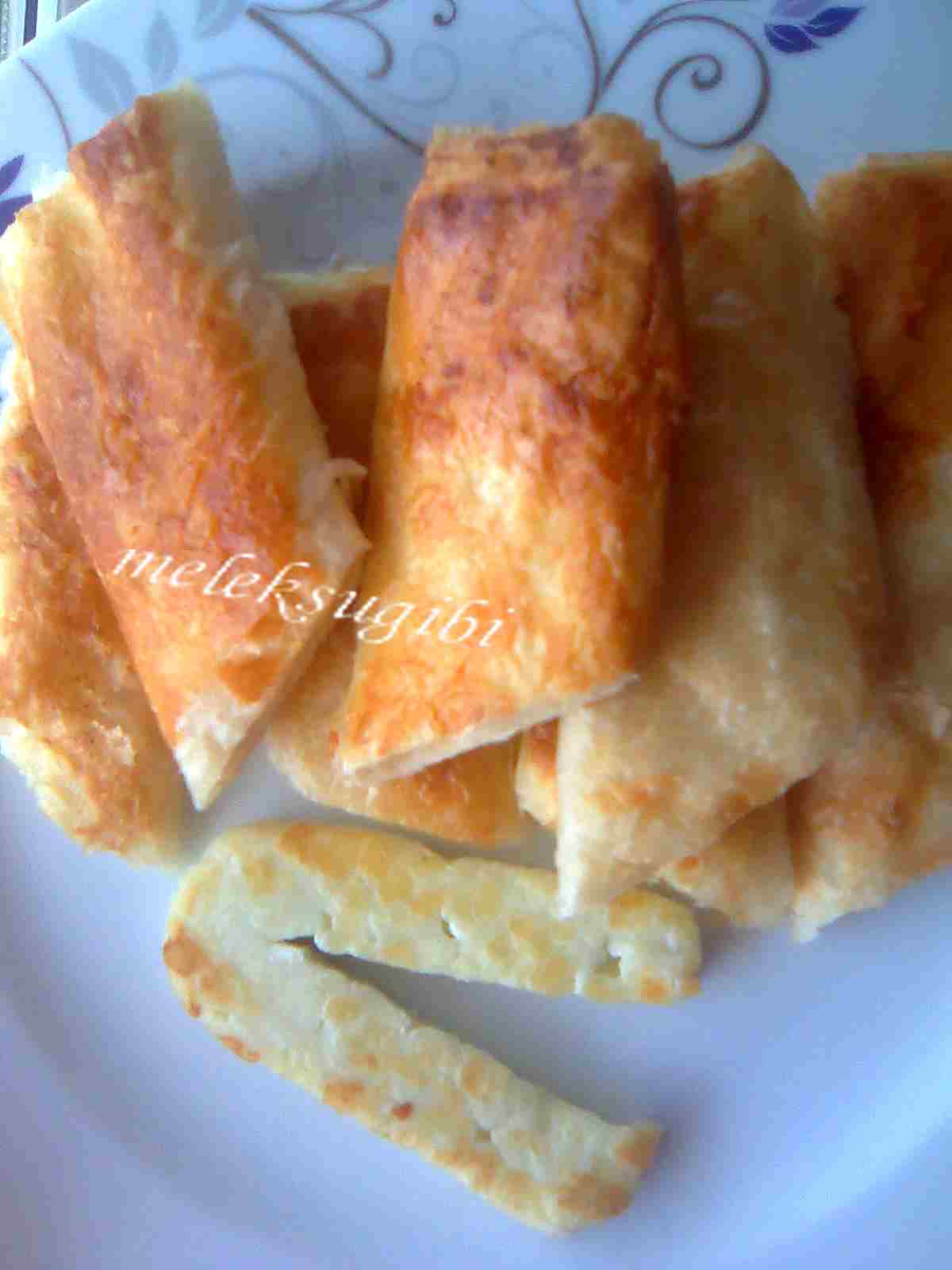 Baklavalık yufka ile börek Meleğin Mutfağı