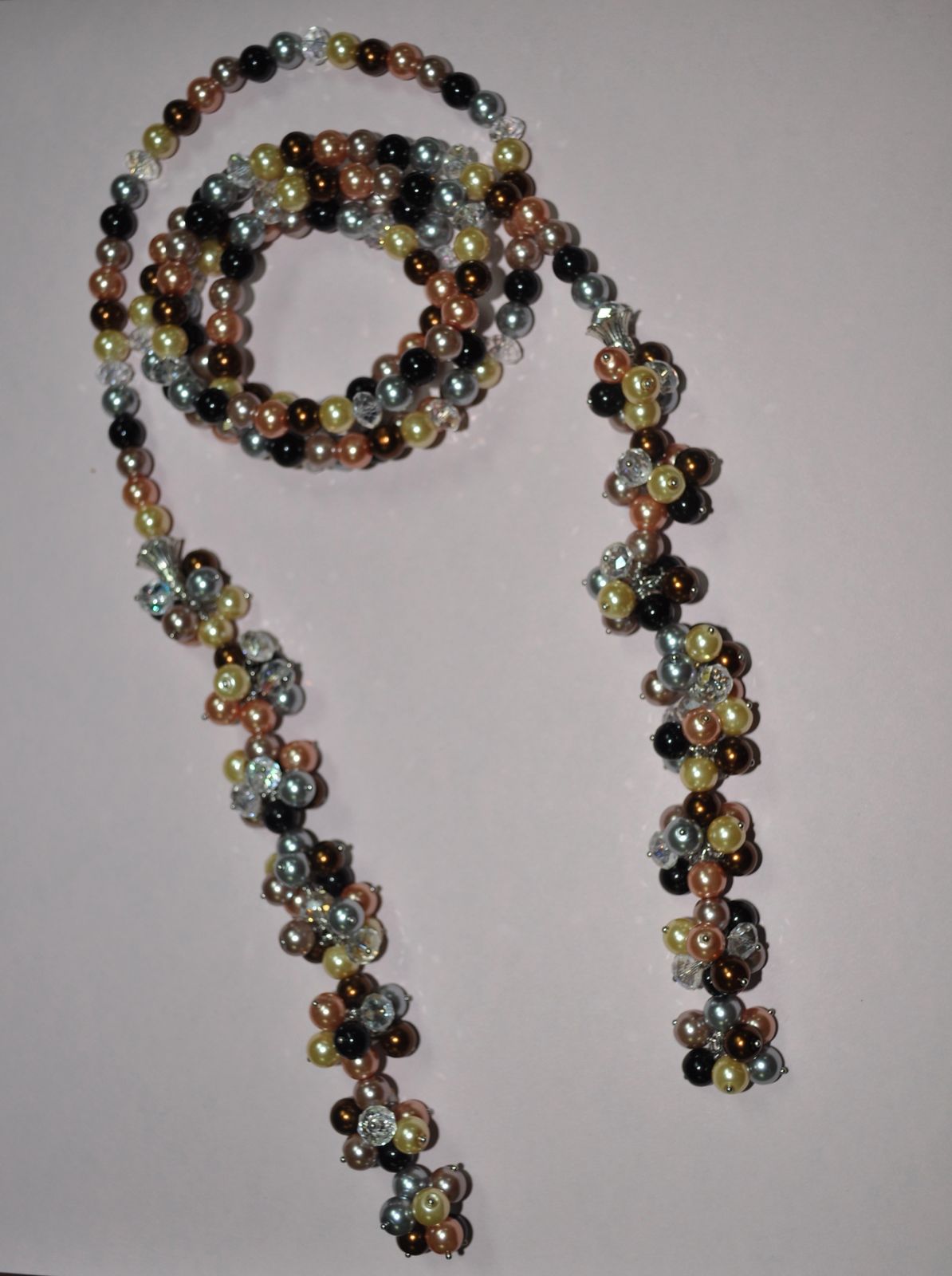 CORBATERO DE PERLAS Y CRISTALES
