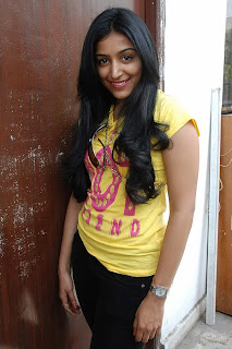 Padma Priya Hot Photos