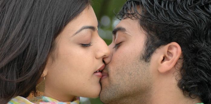 kiss for actress manadesi kajal agarval latest hot kiss wallpapers kiss for actress manadesi kajal agarval latest hot kiss wallpapers