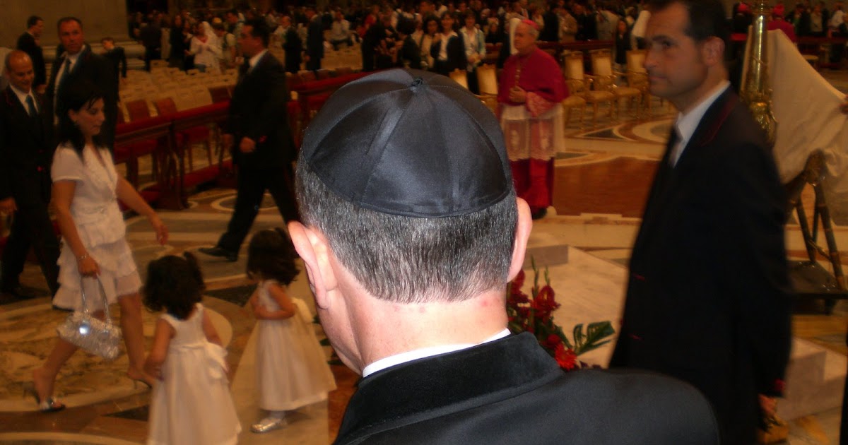 ORBIS CATHOLICVS From the Vatican your tonsure needs a zucchetto...