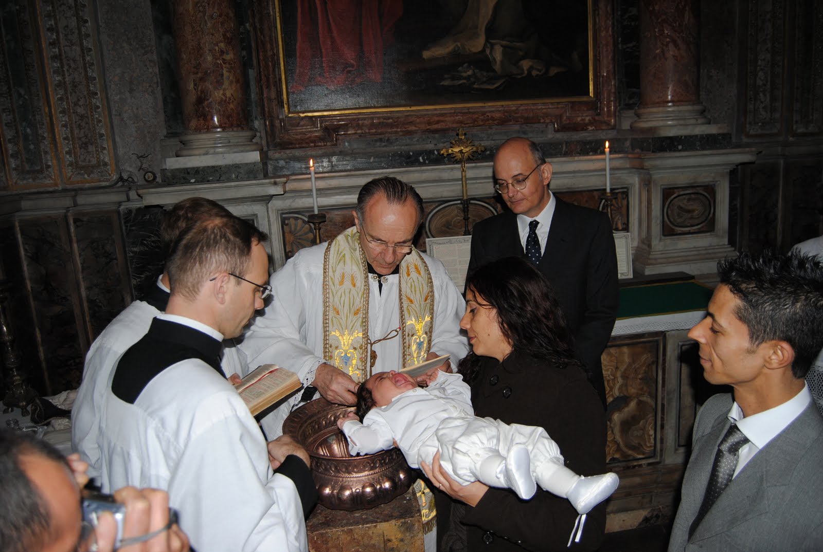 http://4.bp.blogspot.com/_cQ2xhpZfenk/Sw14cD8ENUI/AAAAAAAALtQ/oh8GLuWknkU/s1600/rome+baptism+iv.JPG