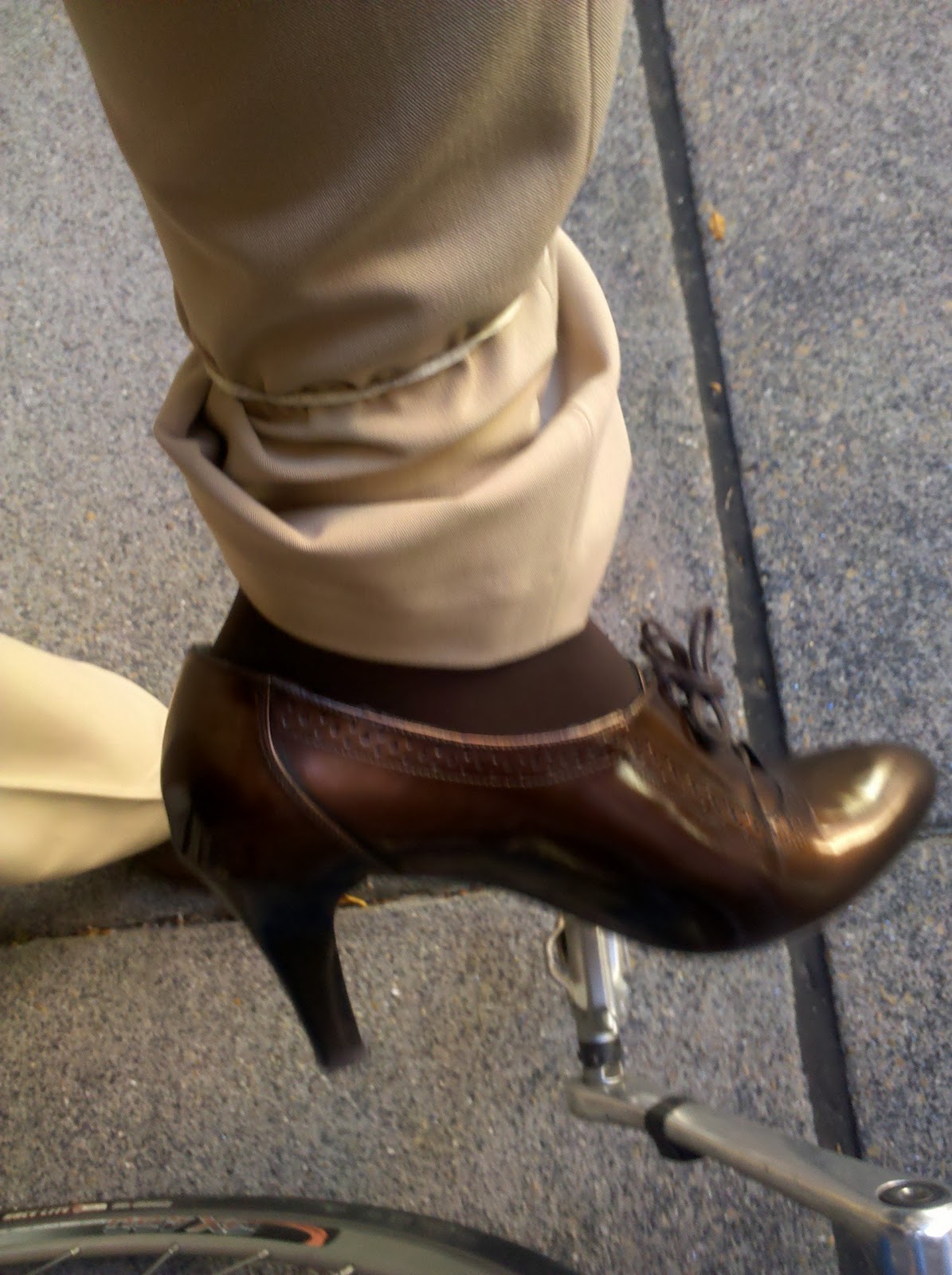 BiketoWork Barb Pants Management 101