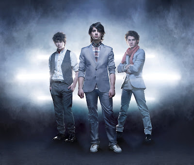 Jonas+Brothers+promo.jpg
