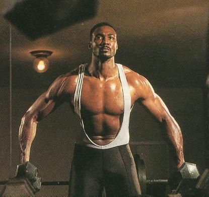 Who is physically stronger in their prime, Karl Malone or Lebron