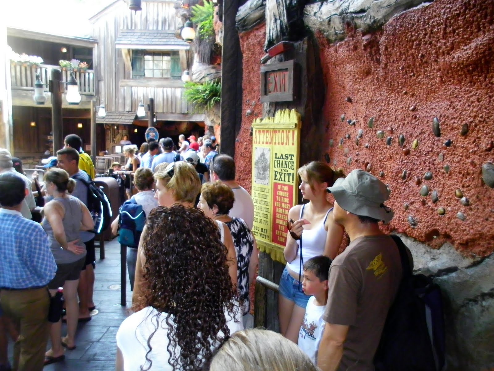 Splash Mountain WARNING YOU MAY GET WET! Disney World Blog
