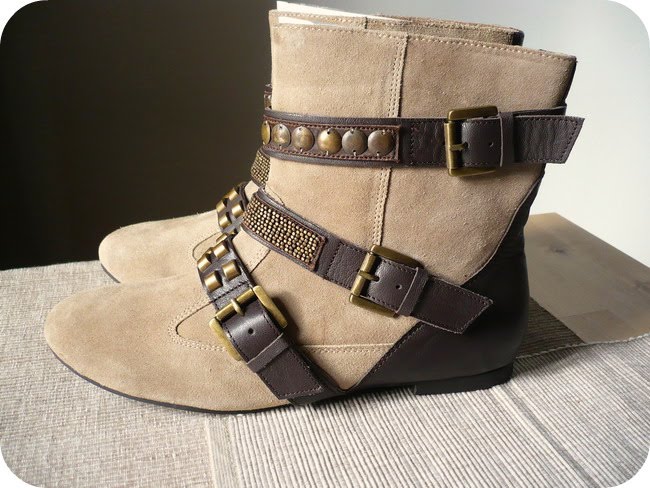 [bootsasos.jpg]