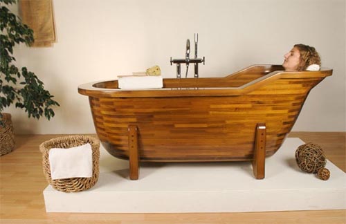 [Wooden-Baththubs-by-Stolis.jpg]