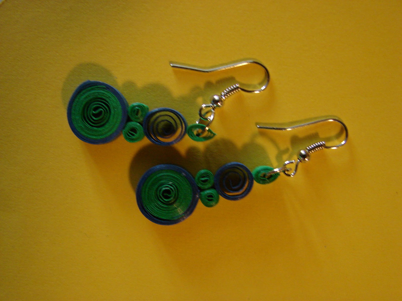 All About Quilling Quilled earrings and necklace