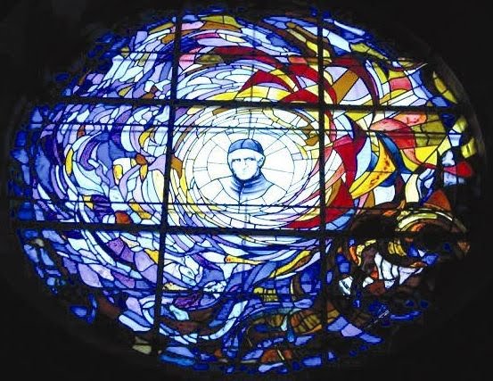 vitrail de l'église gothique paroissiale  Saint-Vincent-Diacre