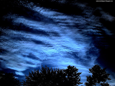 Λίλιθ:H σκοτεινή πλευρά του φεγγαριού Dark+Blue+Clouds