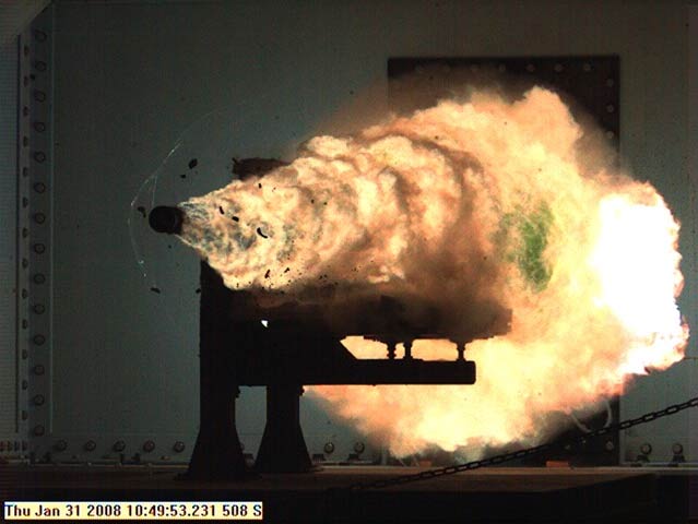 [080201-navy-railgun-02.jpg]