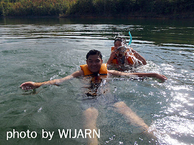 เล่นน้ำ ,เขื่อนศรีนครินทร์ , กาญจนบุรี 
