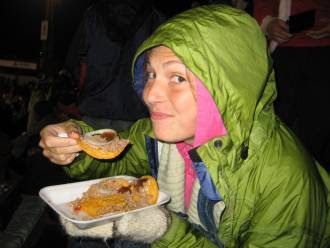 comiendo torrijas