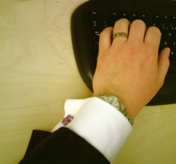 [hand.jpg]