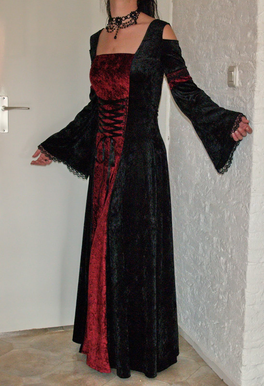 Ladies Medieval #Gothic Lace Up Gown Red Velvet Renaissance Fancy Dress Costume