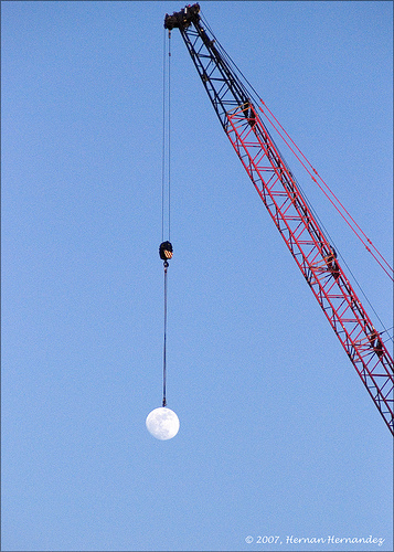 [mooncrane2.jpg]