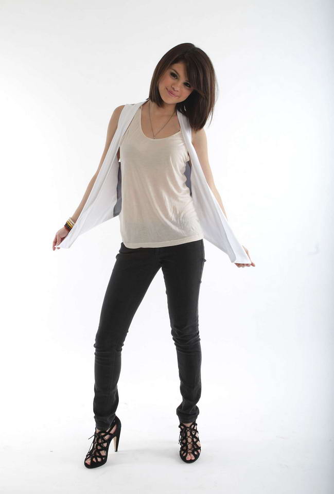hairstyles selena gomez selena gomez top. hairstyles selena gomez