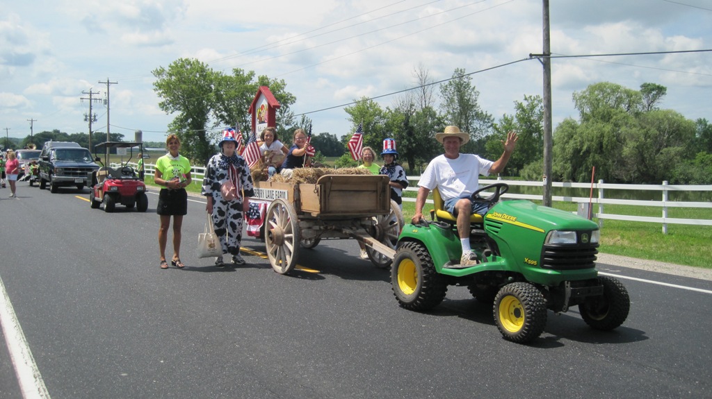 Mulberry Lane Farm Chilton Father's Day Parade