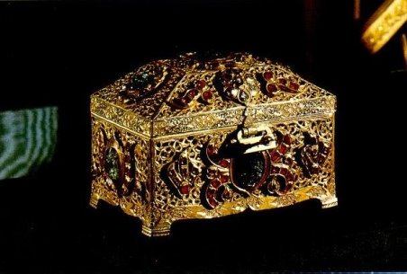 [reliquary-of-tooth-of-the-prophet-muhammad1.jpg]
