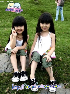 Foto Anak-Anak Kembar Imut dan Lucu