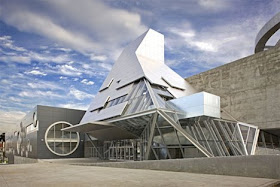 Modern High School # 9 di Central LA 2 Modern High School # 9 di Central LA 2