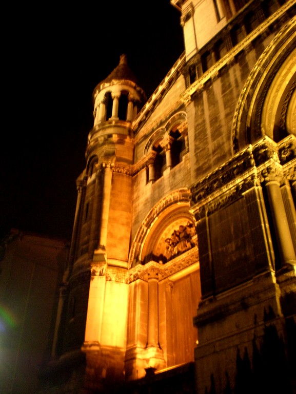 [iglesia+noche.jpg]