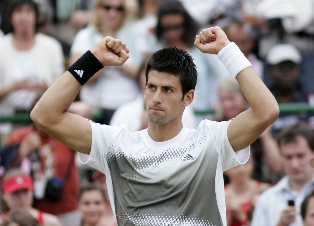 http://4.bp.blogspot.com/_d2sWLZds4F0/TReQPQwObGI/AAAAAAAAATw/B0q0XQ2HJRc/s1600/NovakDjokovic.jpg
