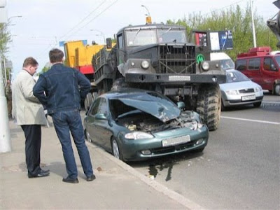 imagen de un accidente de camion y coche