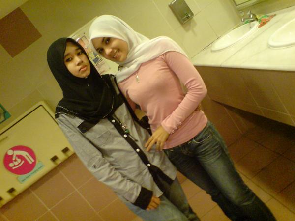 http://4.bp.blogspot.com/_d6Z9kc3Uuoc/SW7kg7AEzBI/AAAAAAAACLQ/qV2T_eGlDY4/s320/awek-baju-ketat1.jpg