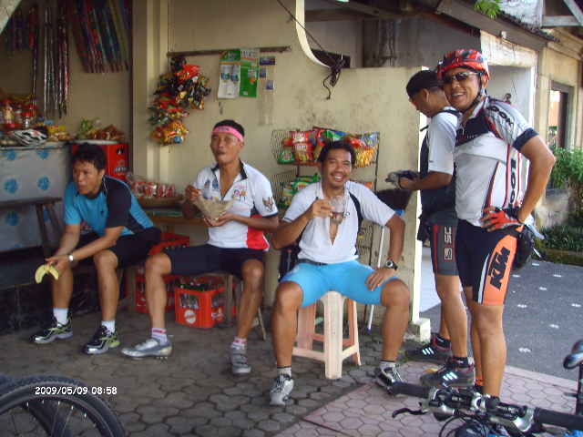 [LPIC2404.JPG]