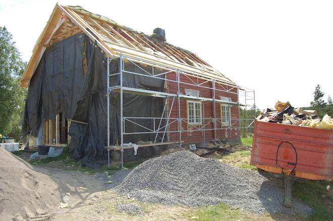 Takkonstruksjonen på plass