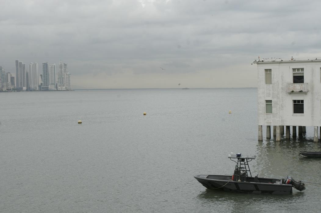 [edificios+nuevos+y+viejo.JPG]