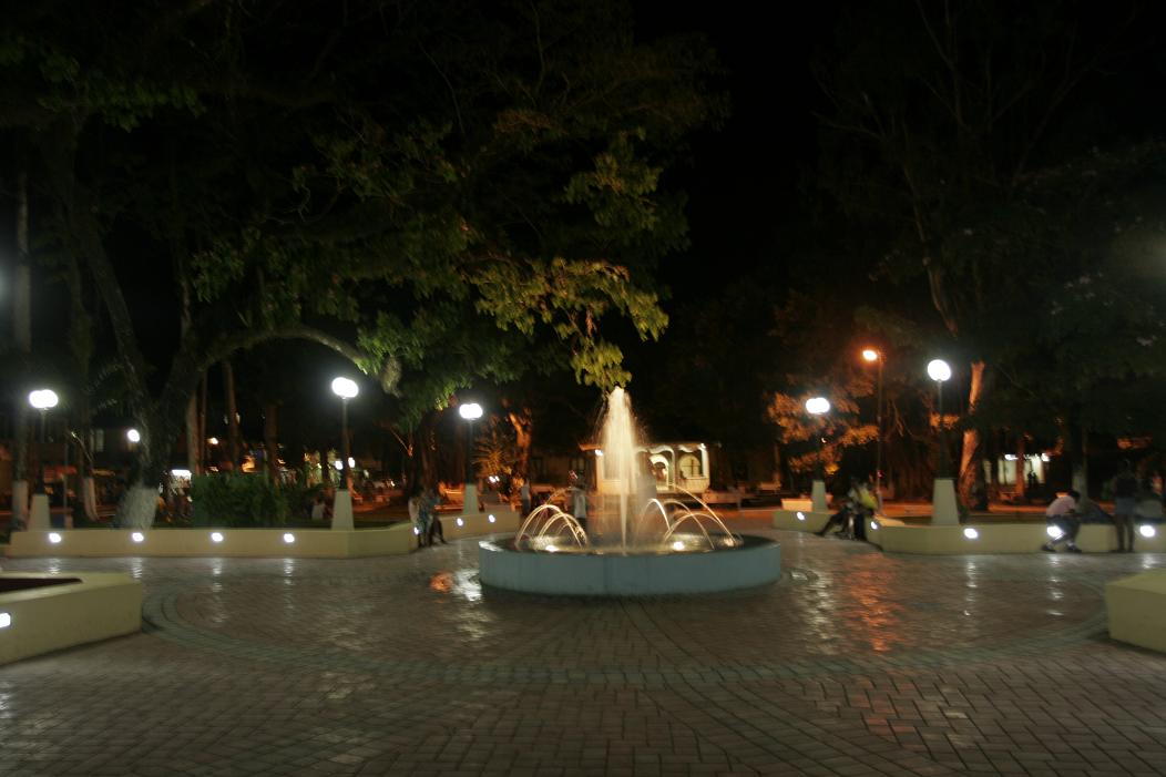 [plaza.JPG]
