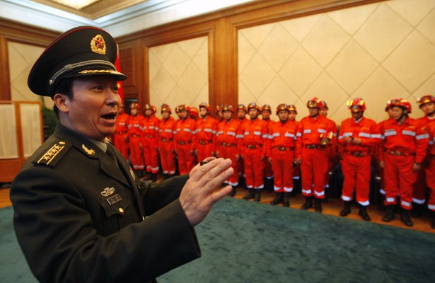 [Exercito+chines_Abril.jpg]