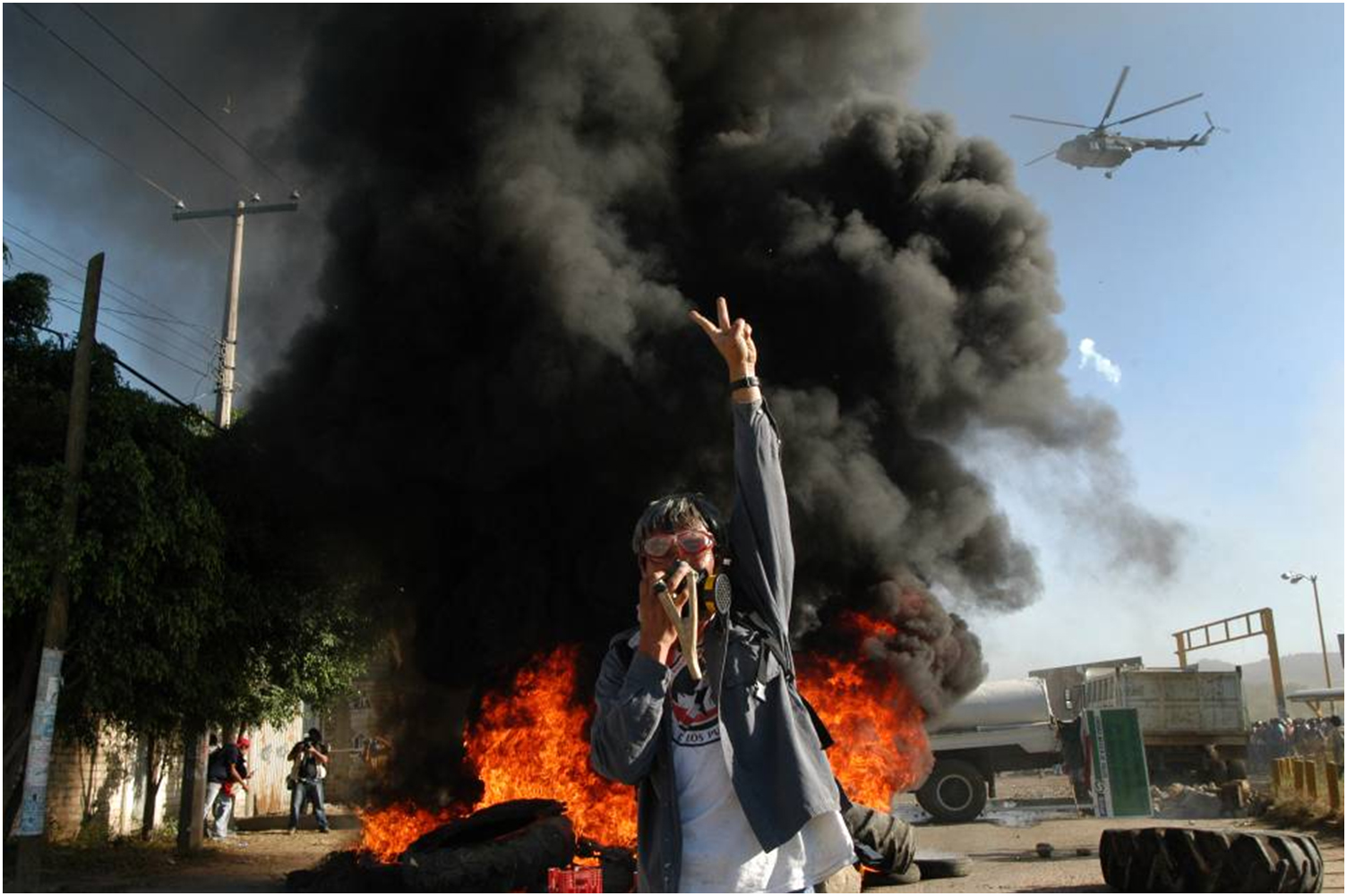 [miradas-memorial+castillo+2+copia.jpg]