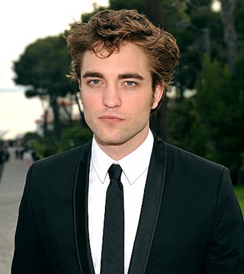 [400_rpattinson_090521_jshearer_87897884.jpg]