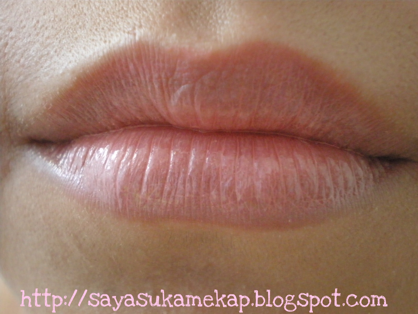 Tutorial Pakai Lipstik Wardah | sayasukamekap tutorial cara untuk tukarkan lipstik merah Tutorial Pakai Lipstik Wardah | sayasukamekap tutorial cara untuk tukarkan lipstik merah