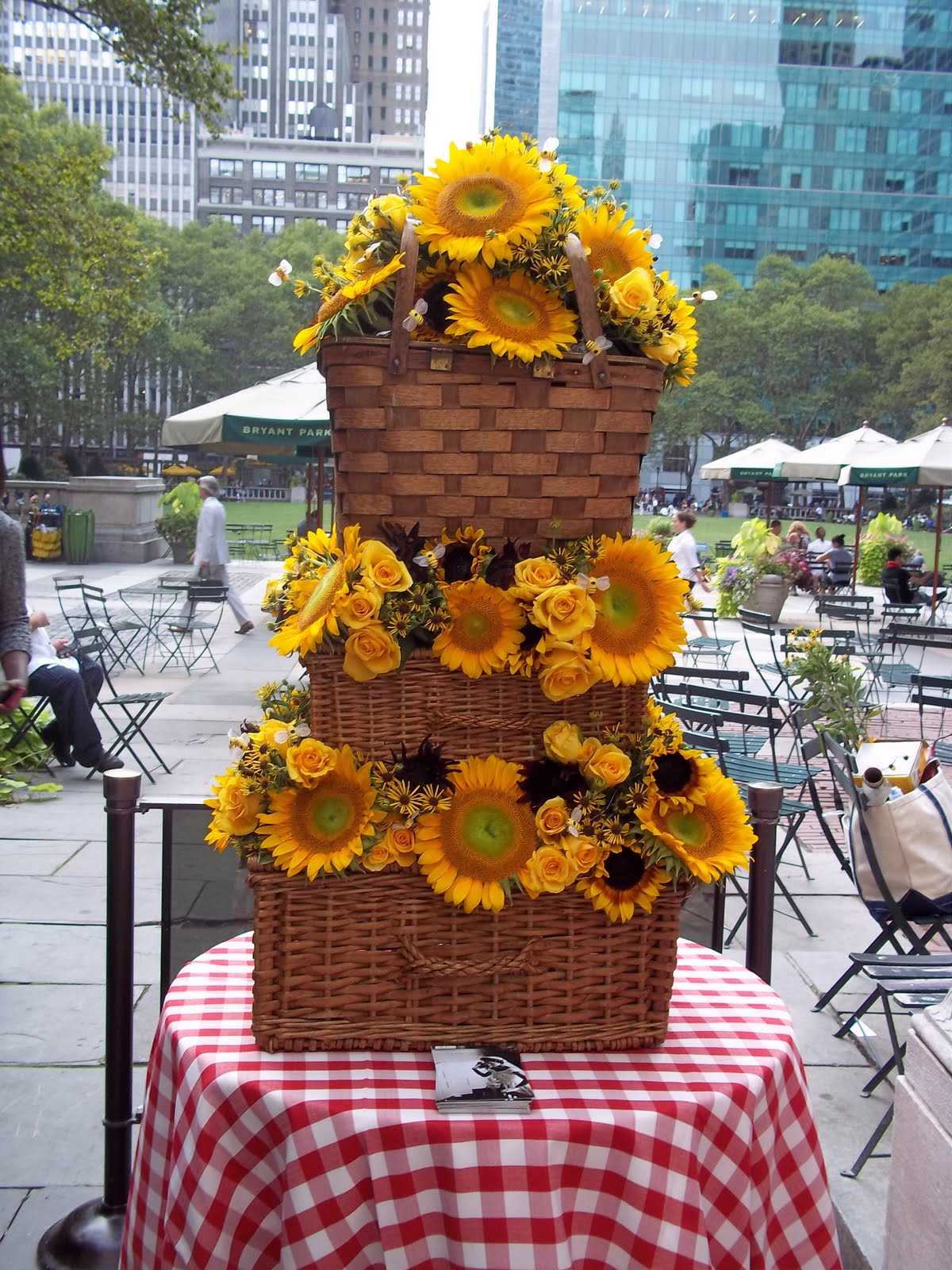 A New York Newport Wedding BLOG A Sunny Sunflower Picnic In the Park